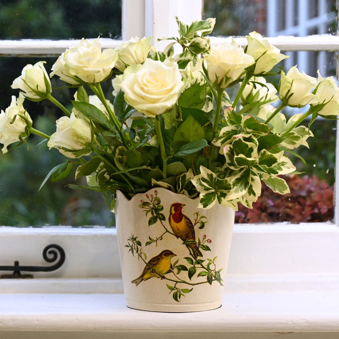 Scalloped Top Cachepot/Decorative Planter: Oriental Songbirds