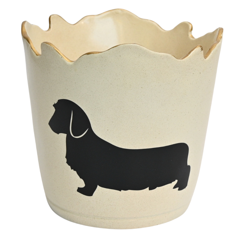 Scalloped top Cachepots/Decorative planter: Dachshund