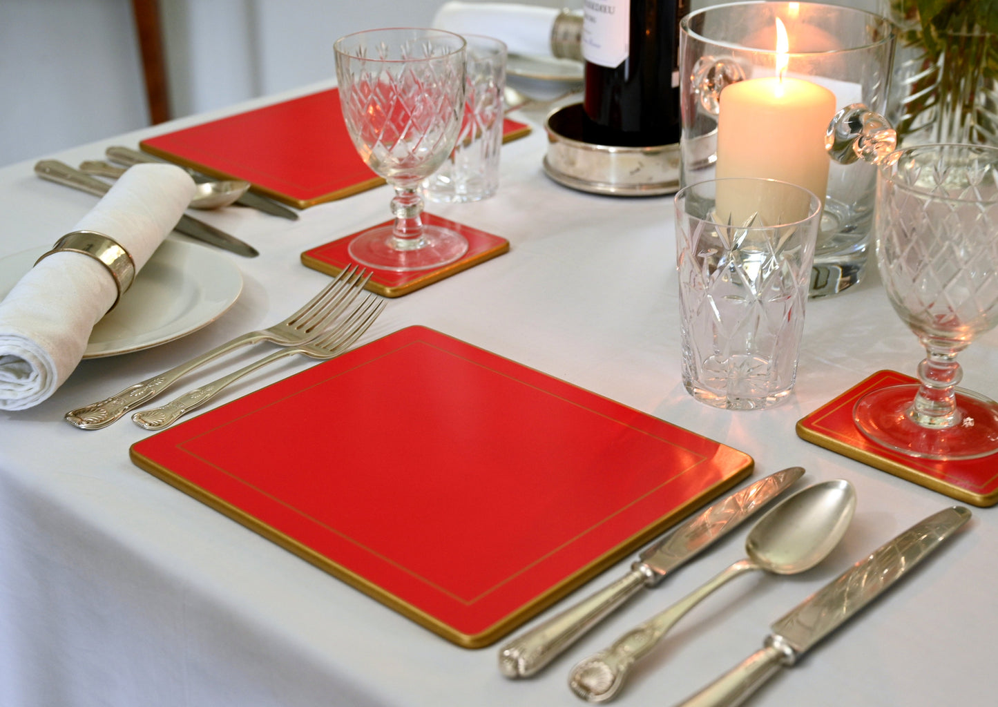 Traditional Placemats:  Scarlet.  Plain x 4